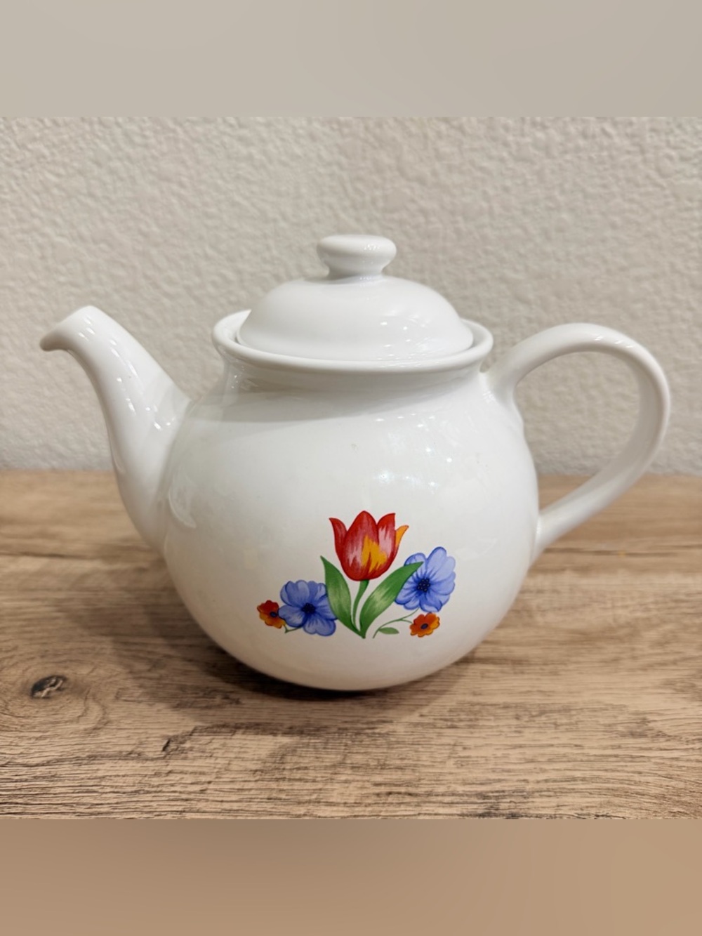 Vintage Corelle Stoneware White Teapot Fresh Cut Pattern Floral‎ Tulips Coffee